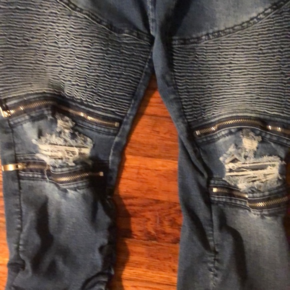 Fashion Nova jeans 👖 - Picture 2 of 4